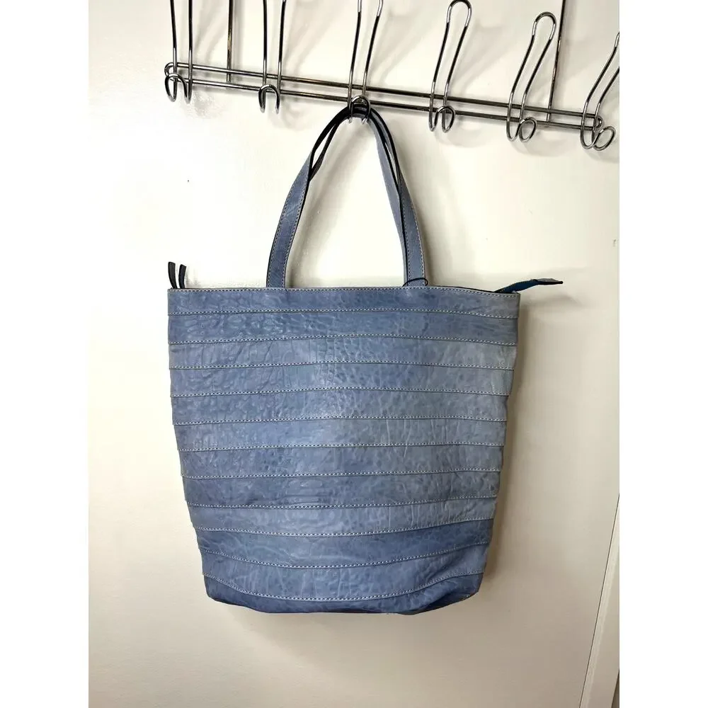 Gorgeous Women's Pebbled Leather Seamed Shoulder Bag Large Blue NEW